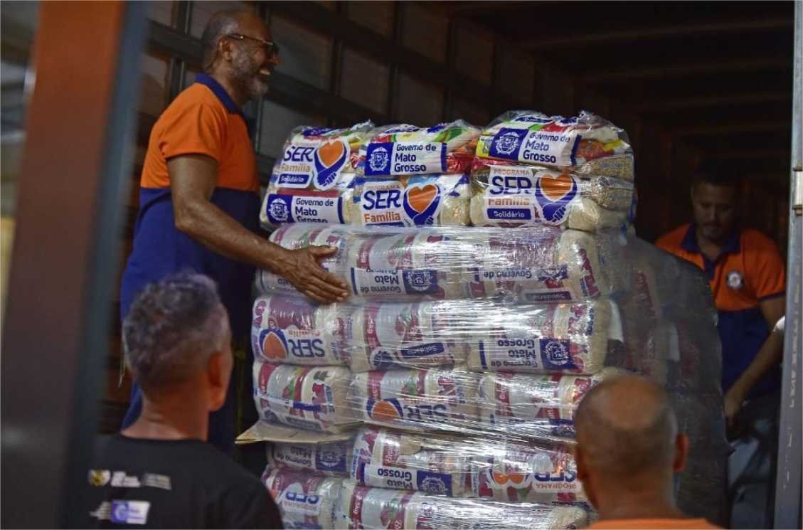 Primeira-dama de MT coordena envio de ajuda emergencial para cidades atingidas pelas chuvas