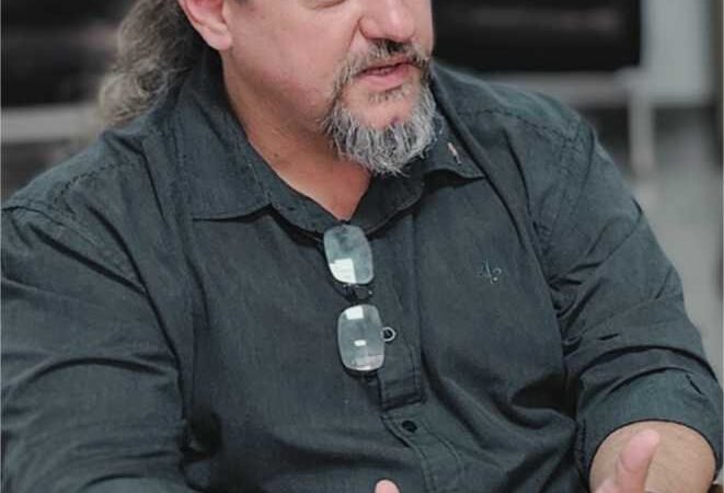 Pastorello sai em defesa dos imigrantes brasileiros trabalhadores: “E se deportássemos americanos algemados?”