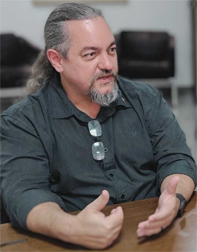 Pastorello sai em defesa dos imigrantes brasileiros trabalhadores: “E se deportássemos americanos algemados?”