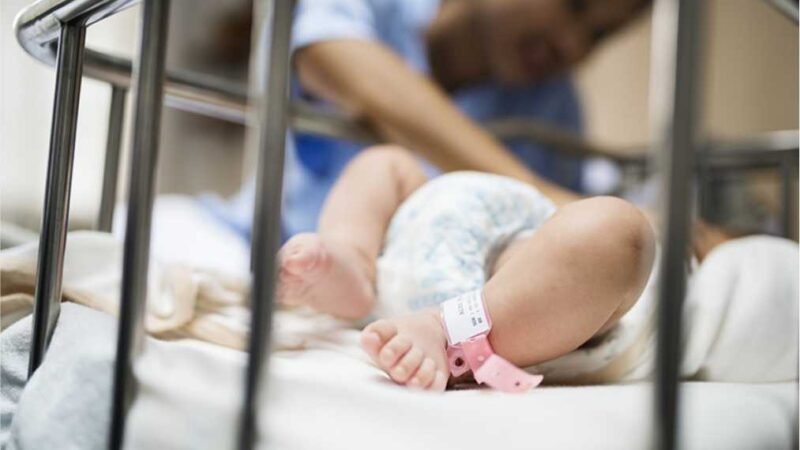 Sancionada lei que inclui novo teste na triagem neonatal