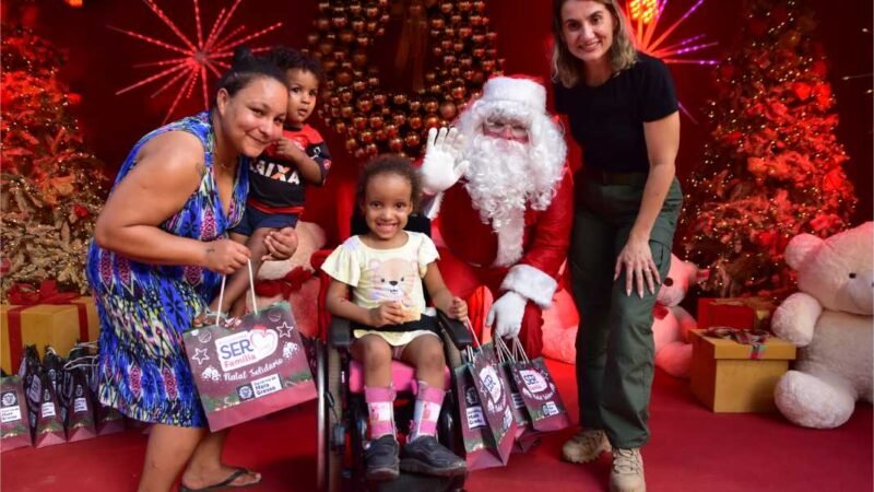Governo de MT entregou mais de 100 mil cestas natalinas em Mato Grosso em 2024