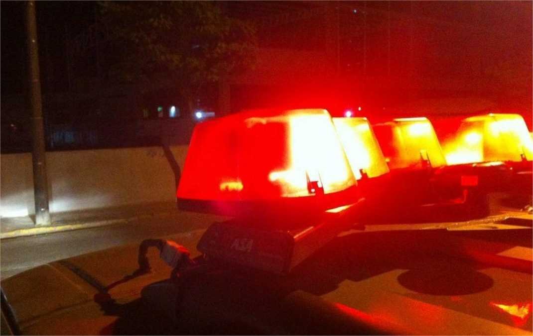 Suspeito embriagado é preso em flagrante pela PM após esfaquear homem em bar