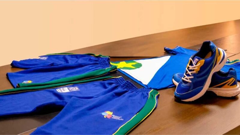 Seduc investe R$ 77,5 milhões em uniformes para todos os estudantes da Rede Estadual