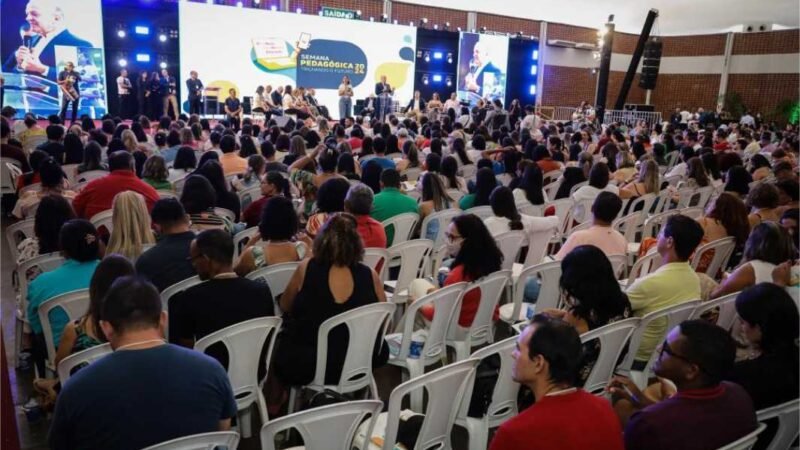 Seduc prepara profissionais da educação para ano letivo; aulas começam em 3 de fevereiro