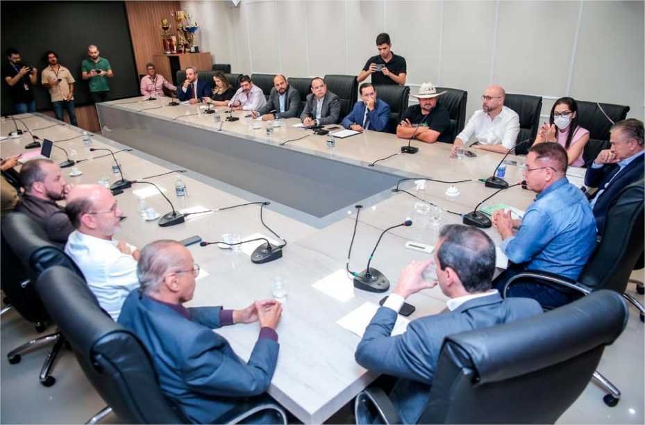 Botelho comanda reunião que reforça inspeção e controle nas prisões de MT