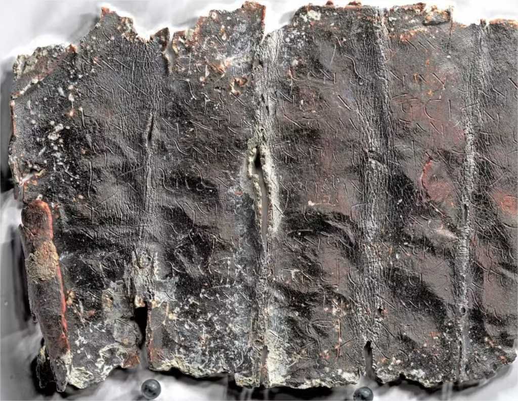 Tábuas de maldição romanas são encontradas em necrópole de 2 mil anos