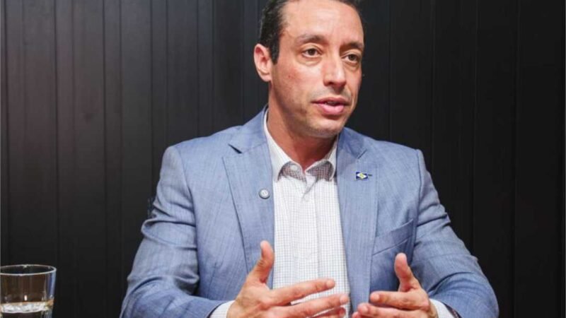 Secretário: mais de mil celulares foram apreendidos em 50 dias