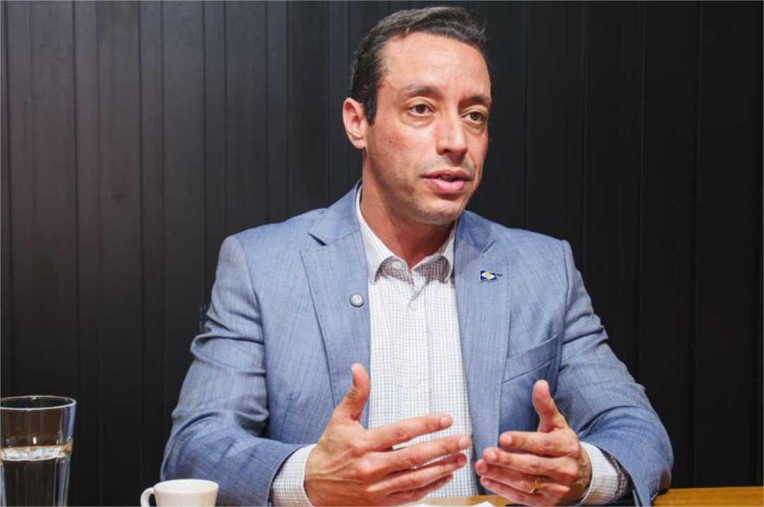 Secretário: mais de mil celulares foram apreendidos em 50 dias