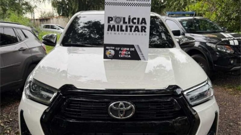 Polícia Militar recupera dois veículos roubados e prende três pessoas por receptação