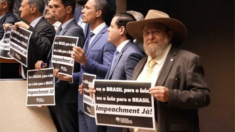 Oposição pede impeachment de Lula em manifestação na Câmara dos Deputados