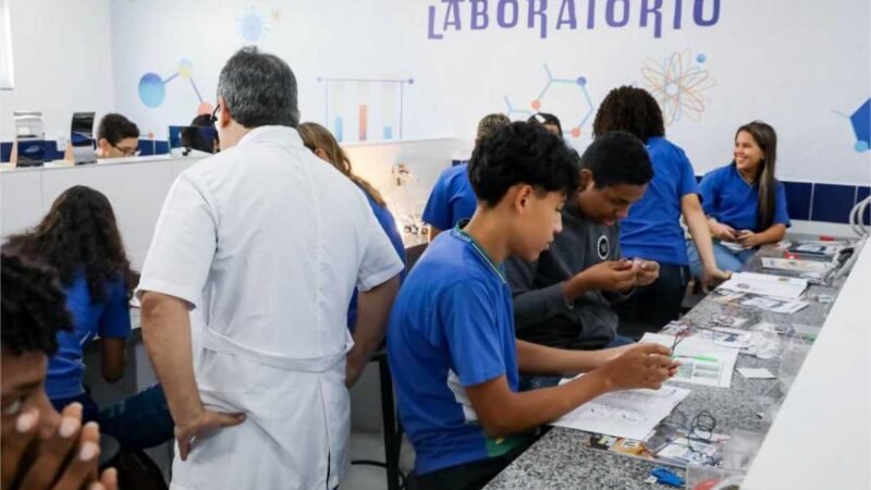 Professores e alunos da Rede Estadual de MT podem receber até R$ 11 mil em auxílio para pesquisa