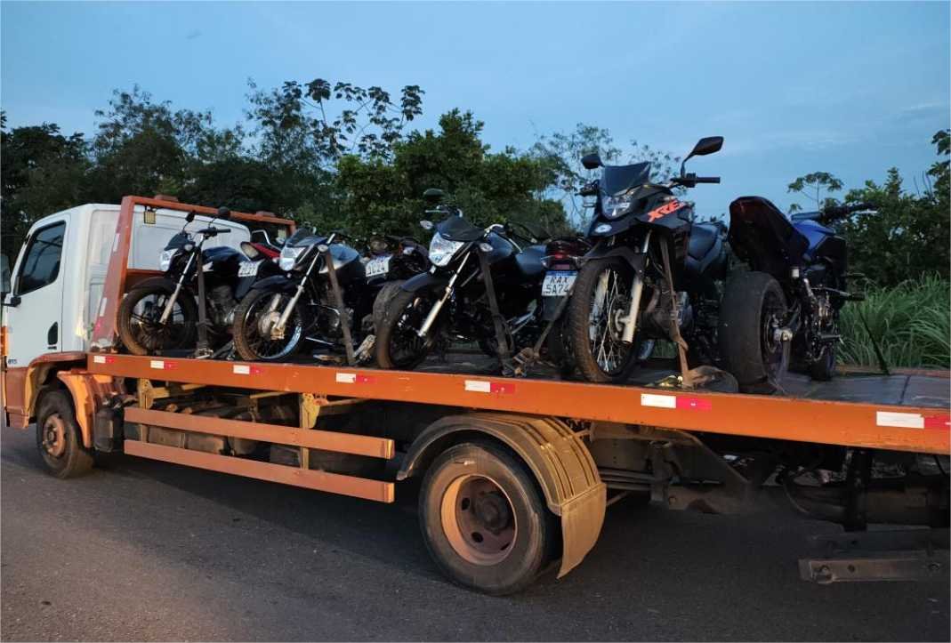 PM remove nove motocicletas e desarticula grupo que fazia manobras perigosas em Cuiabá