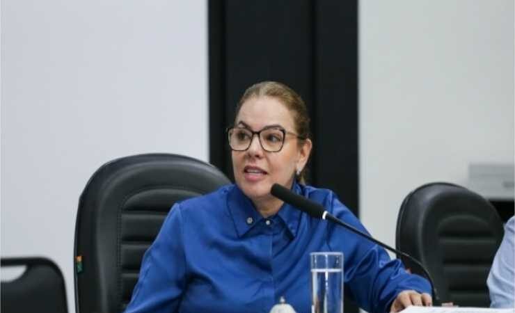 Paula Calil defende atendimento prioritário para mulheres vítimas de violência em Cuiabá