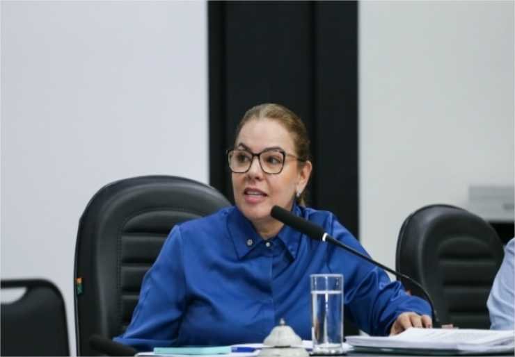 Paula Calil defende atendimento prioritário para mulheres vítimas de violência em Cuiabá