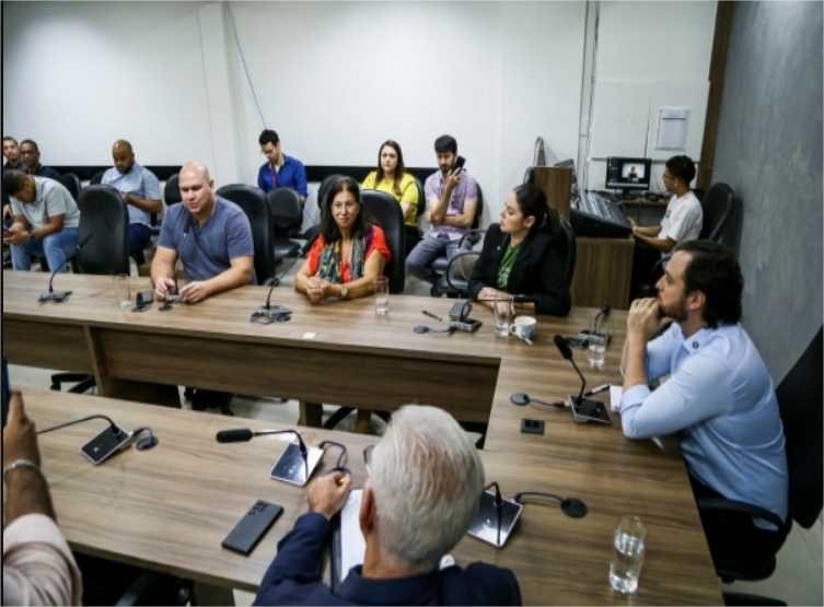 Secretária de Educação e prefeito vão à Câmara de Cuiabá para explicar atraso no início do ano letivo