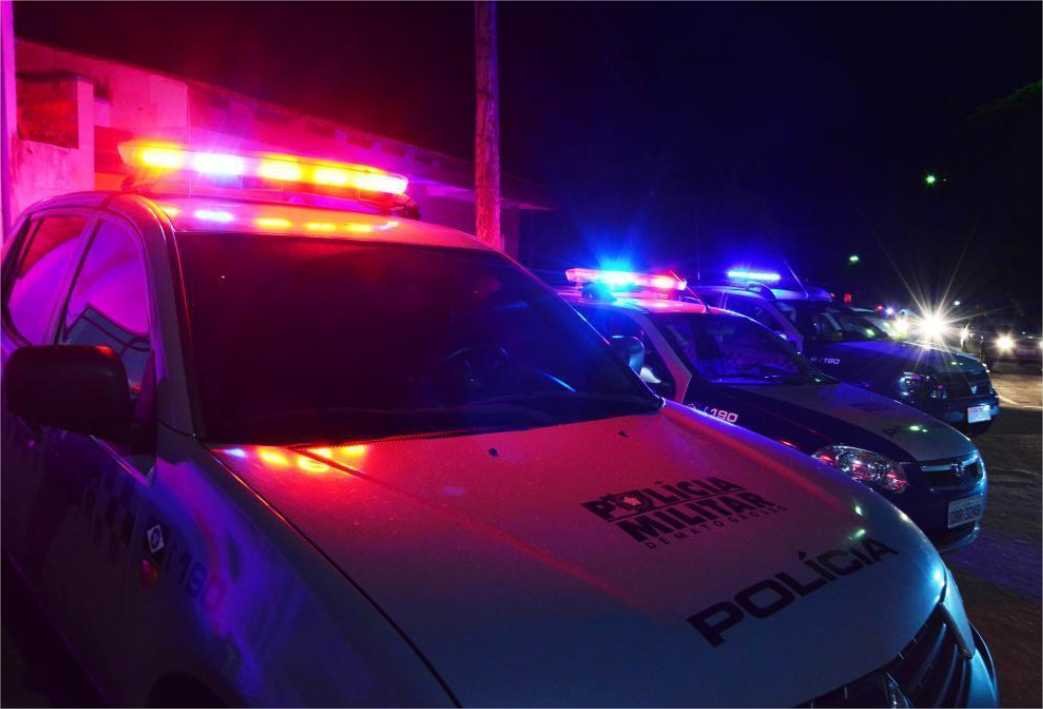 Suspeito de ameaçar esposa de morte com canivete e arma de fogo é preso em flagrante pela PM