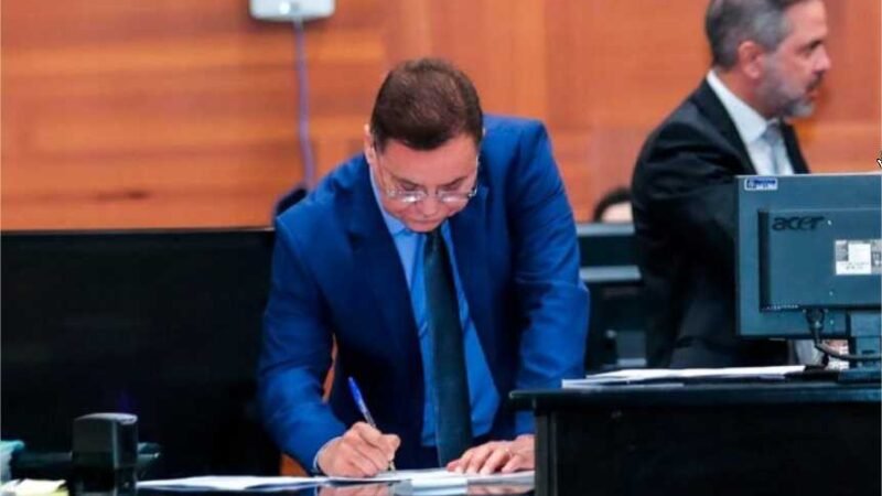 Botelho homenageia Operário VG com Moção de Aplauso após vitória histórica