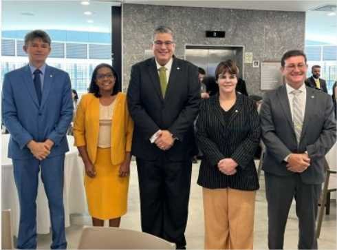 Membros da bancada federal debatem pautas prioritárias da saúde com presidente do CRM-MT