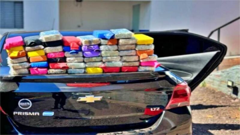 Motorista é preso transportando 51 tabletes de cocaína; prejuízo de R$ 1 milhão ao crime