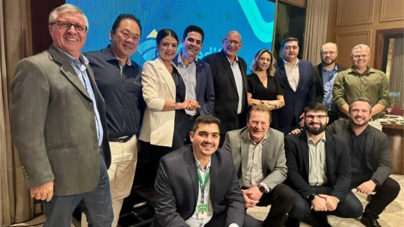 Jantar de negócios da cooperativa CrediSIS em Cuiabá reúne líderes e empresários de MT