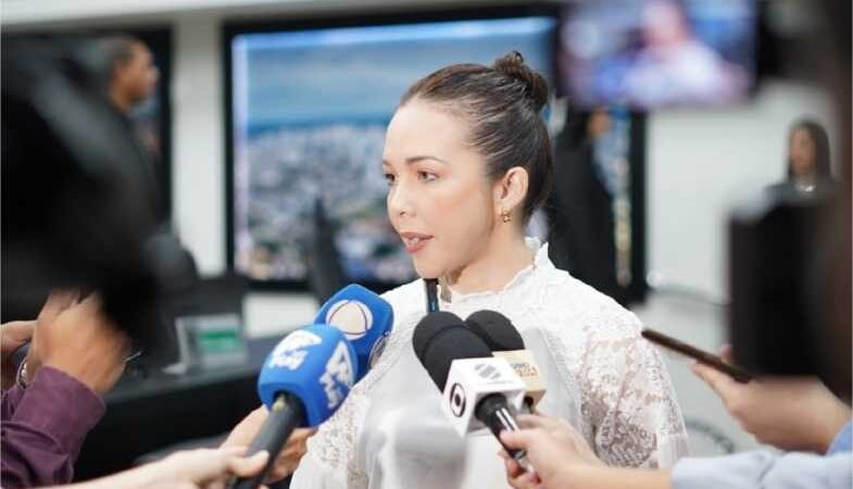 Maysa volta atrás em críticas feitas à secretária de Educação e aponta que houve boicote interno na pasta