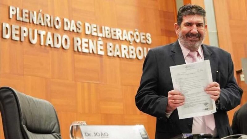 Menor Burocracia  Projeto do Dr. João que facilita repasses a hospitais filantrópicos é aprovado na ALMT