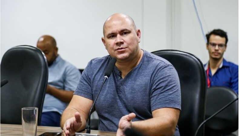 Após Arsec aprovar aumento da água, Abilio diz que não vai acatar reajuste de 4,45% e promete “acabar” com agência