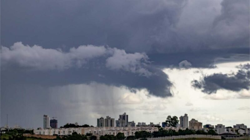 Inmet emite alerta de tempestade para 124 cidades de MT