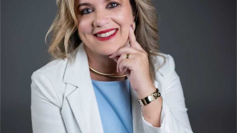 Neuropsicopedagoga cuiabana leva método inovador de comunicação para autistas em congresso em MG