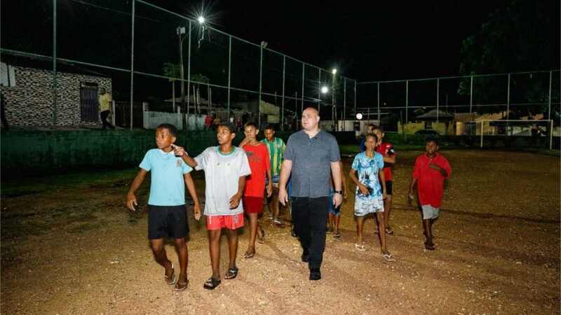 Prefeito ouve reivindicações de crianças e adolescentes do Jardim Fortaleza