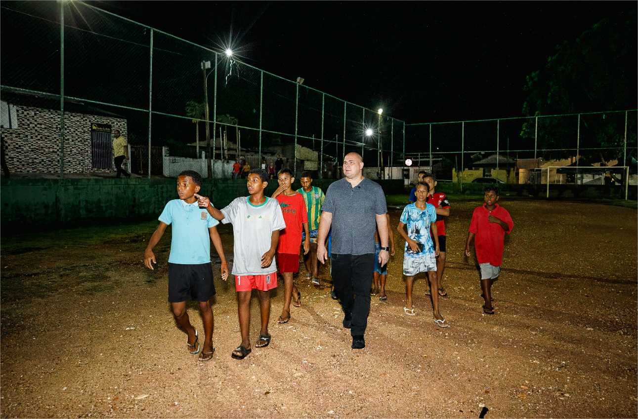 Prefeito ouve reivindicações de crianças e adolescentes do Jardim Fortaleza