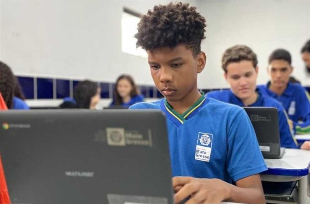 Professor da Rede Estadual incentiva pesquisa e engaja estudantes em aula de Matemática