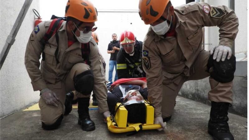 Corpo de Bombeiros realiza simulado operacional em shopping nesta terça-feira (25)