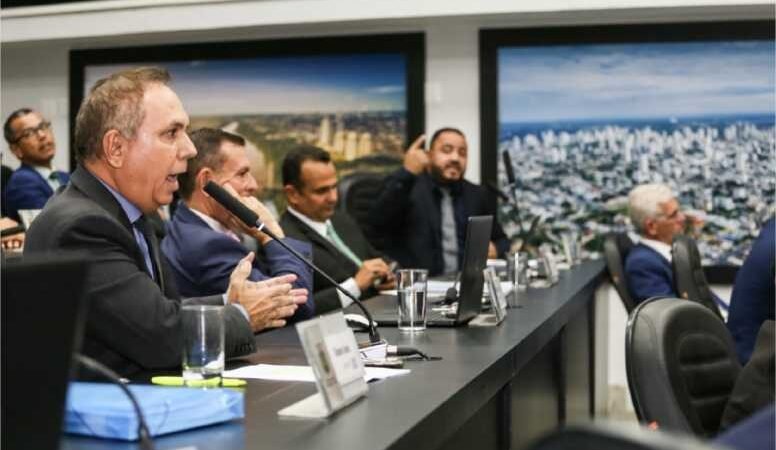 Vereadores trocam farpas e apelidos provocativos durante sessão: ‘Tchutchuca de Nenel e Tatuzinho de Abilio’