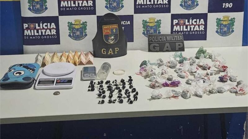 PM prende casal por tráfico e apreende mais de 70 porções de drogas