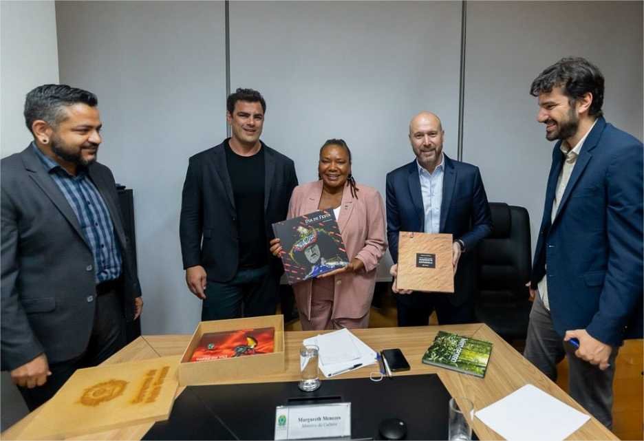 Ministra da Cultura confirma visita a MT em reunião com comitiva