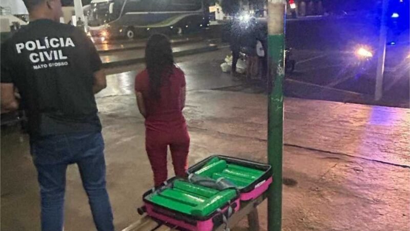Polícia Civil prende mulher em rodoviária com 16 quilos de drogas em mala