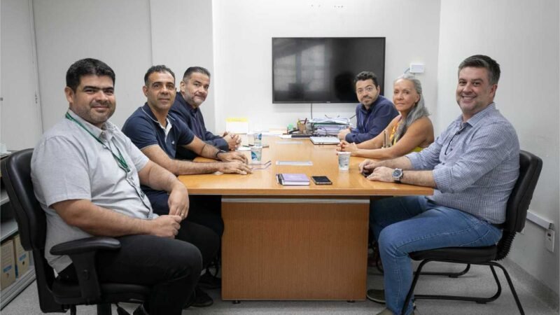 Reunião na Empresa Cuiabana de Saúde discute desafios dos principais hospitais da capital