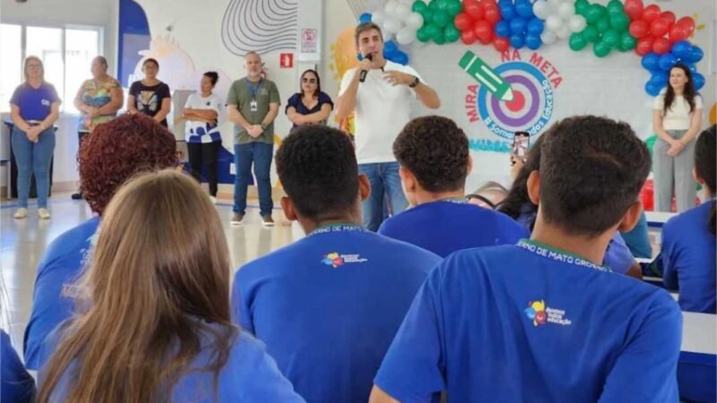 Seduc realiza 1ª ação do projeto Mira na Meta em torno de 100 estudantes na Capital