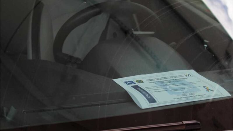 Detran-MT emite cerca mil credenciais de estacionamento para pessoas com autismo