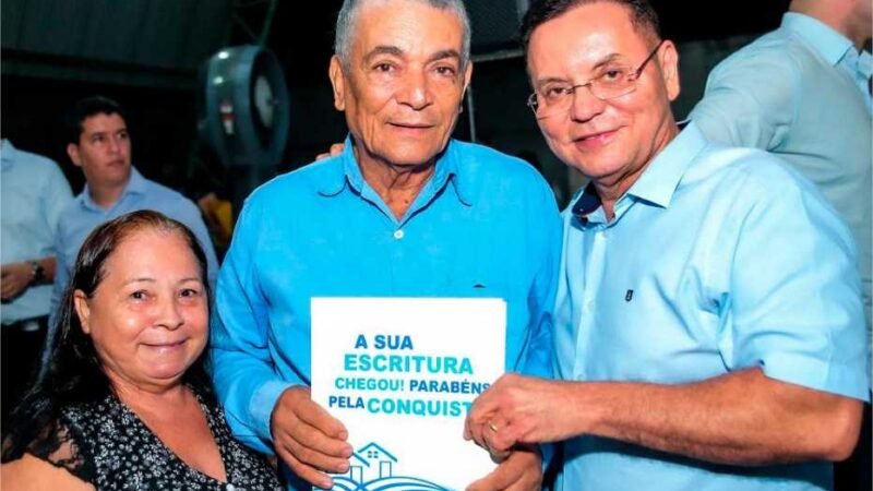 Jardim Fortaleza recebe 324 escrituras e vai ter asfalto garantido com emenda de Botelho