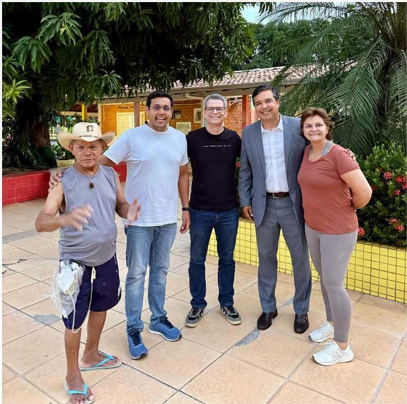 Parceria entre Abrasel-MT e Abrigo Bom Jesus leva idosos para dia especial em restaurantes da capital