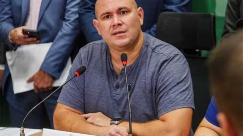 Abilio diz que vai pedir emendas a deputados para fortalecer comunidade