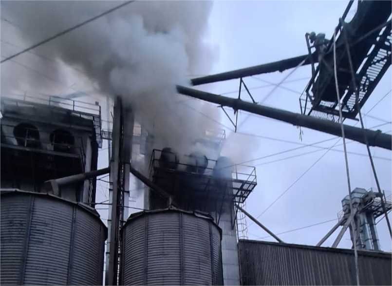 Corpo de Bombeiros extingue incêndio em secador de grãos em indústria