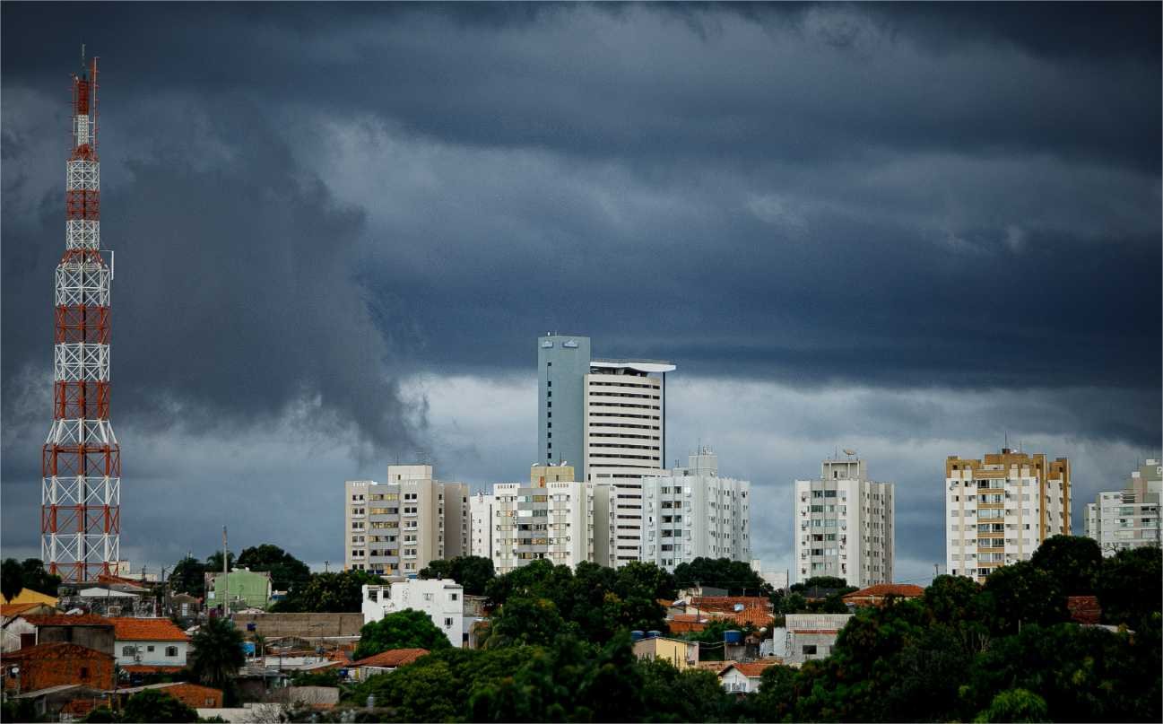Defesa Civil mantém alerta para chuvas intensas em Cuiabá neste final de semana