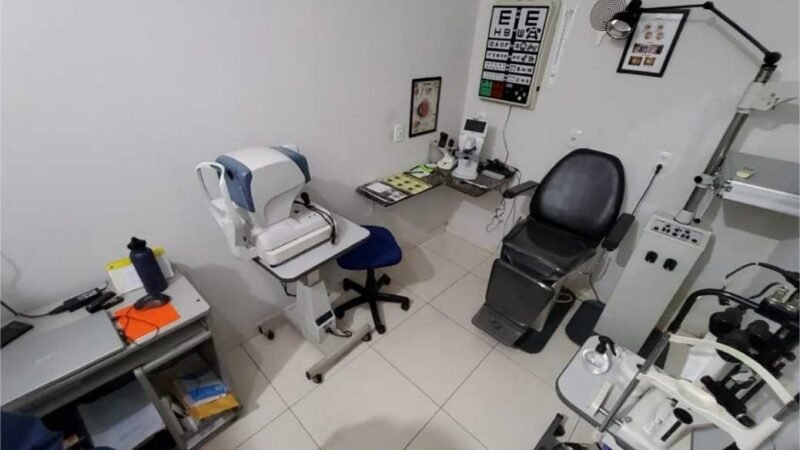 Fiscalização do CRM-MT autua duas óticas por exercício ilegal da medicina