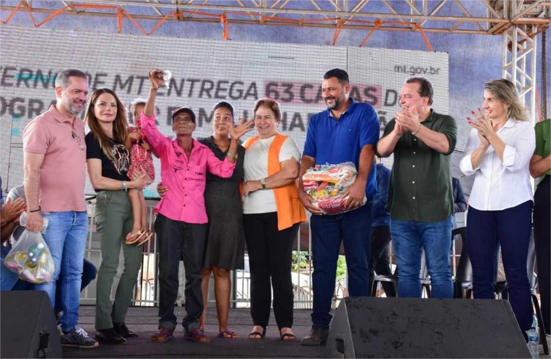 Primeira-dama de MT entrega casas a 63 famílias e transforma vidas em Ribeirão Cascalheira