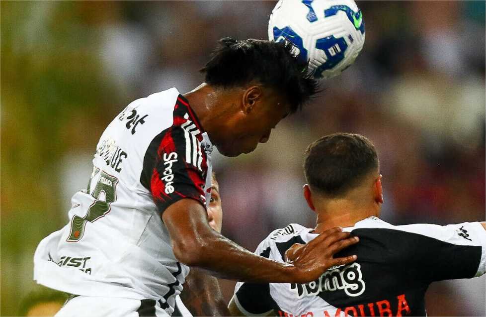 Leo Jardim segura o Flamengo e Vasco sai com o empate