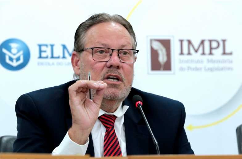 Figueiredo reage à convocação na AL: ‘decisão míope de um deputado de oposição’