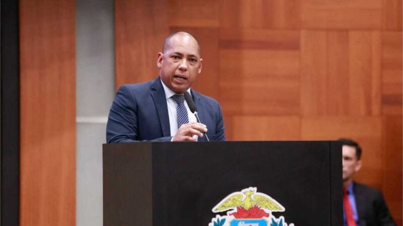 Juca do Guaraná apresenta projeto que garante jornada de trabalho reduzida ou flexível para pais atípicos em Mato Grosso